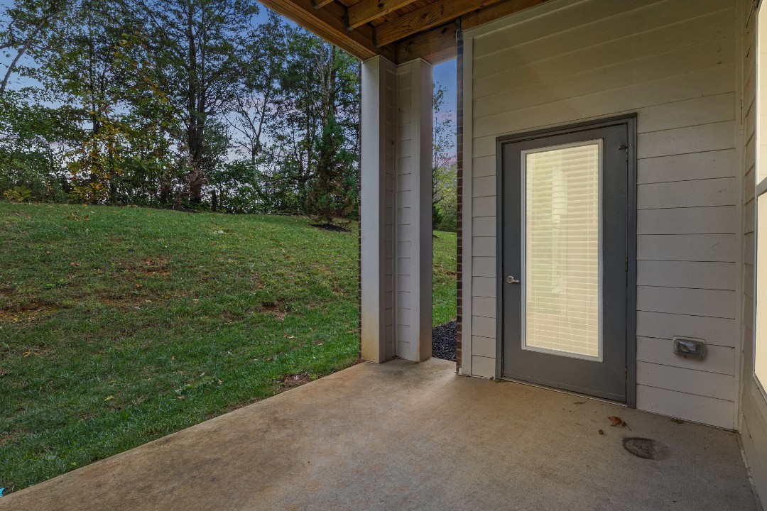 Overlook at Farragut 4001, · Unit 2/2
