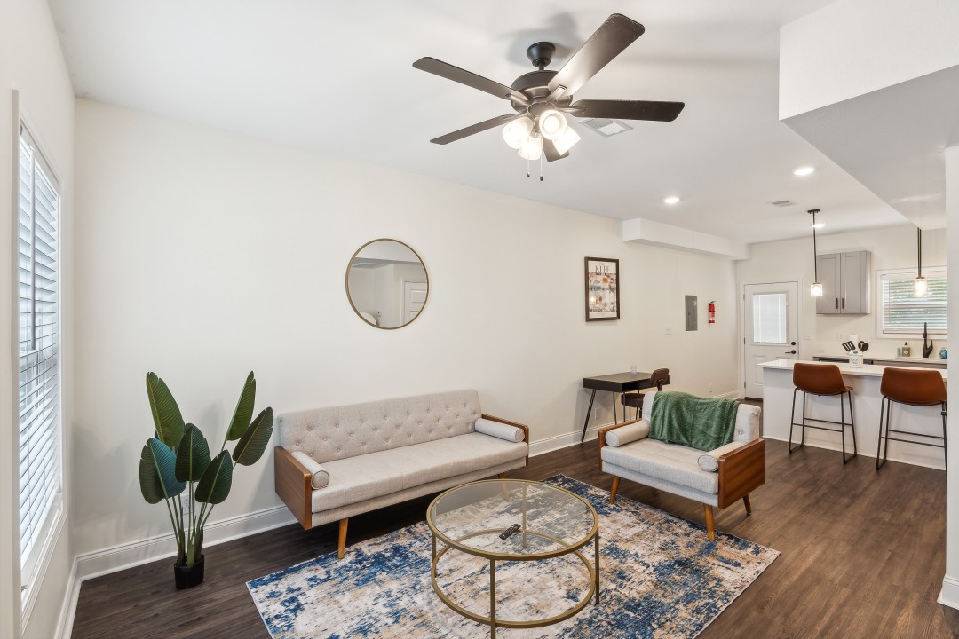2 Bedrooms · Signature layout
