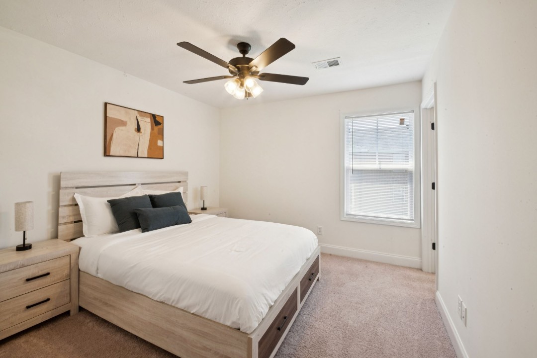 2 Bedrooms · Signature layout