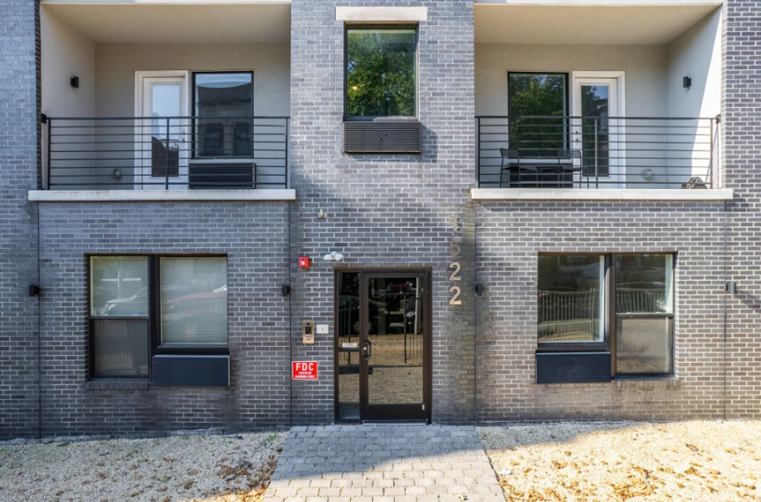 Fairmount Square 1528- 2G · Unit 1/1