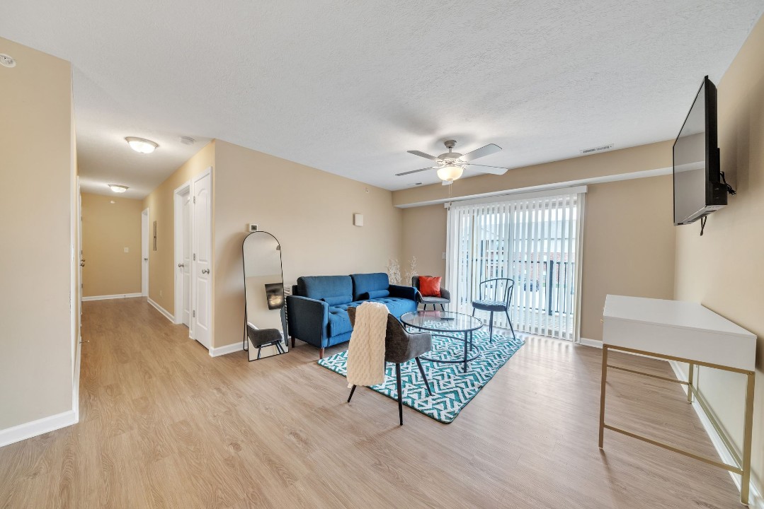 2 Bedrooms · Signature layout