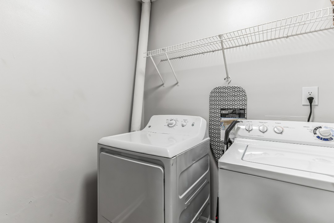 Carlson Bay, 965-201, · Unit 1/1