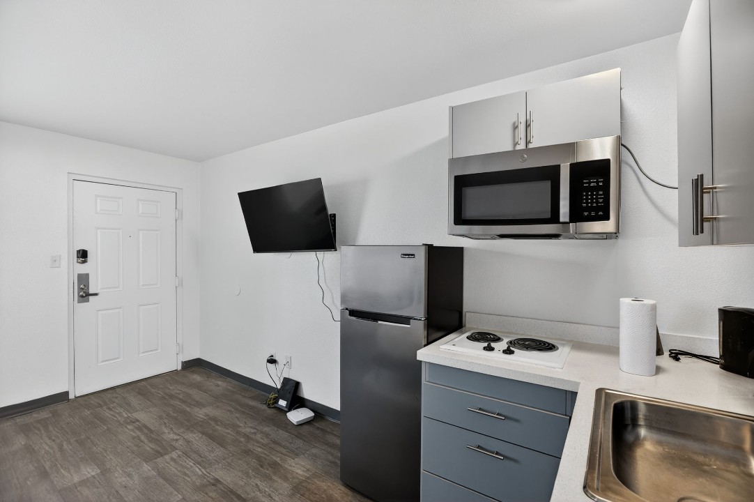 Spectra Paradise Studios · Unit 615