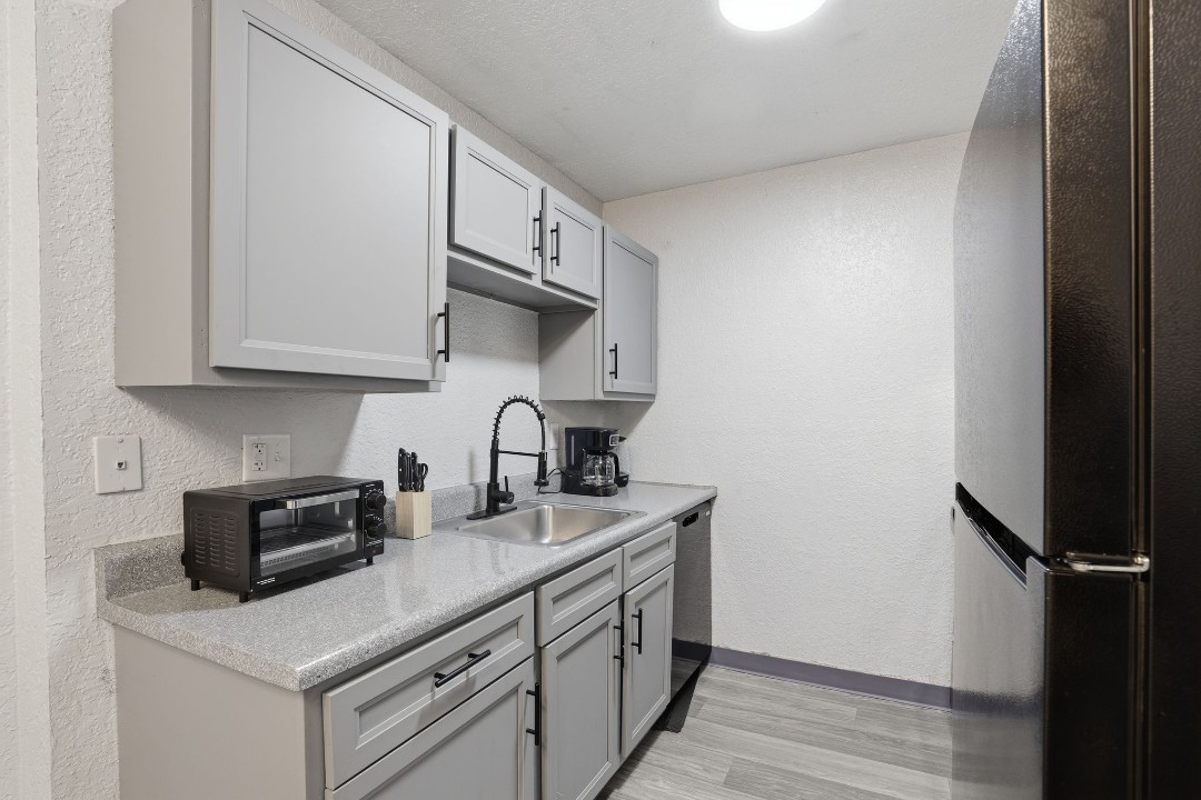 Hillcrest 8330E · Unit 2/1