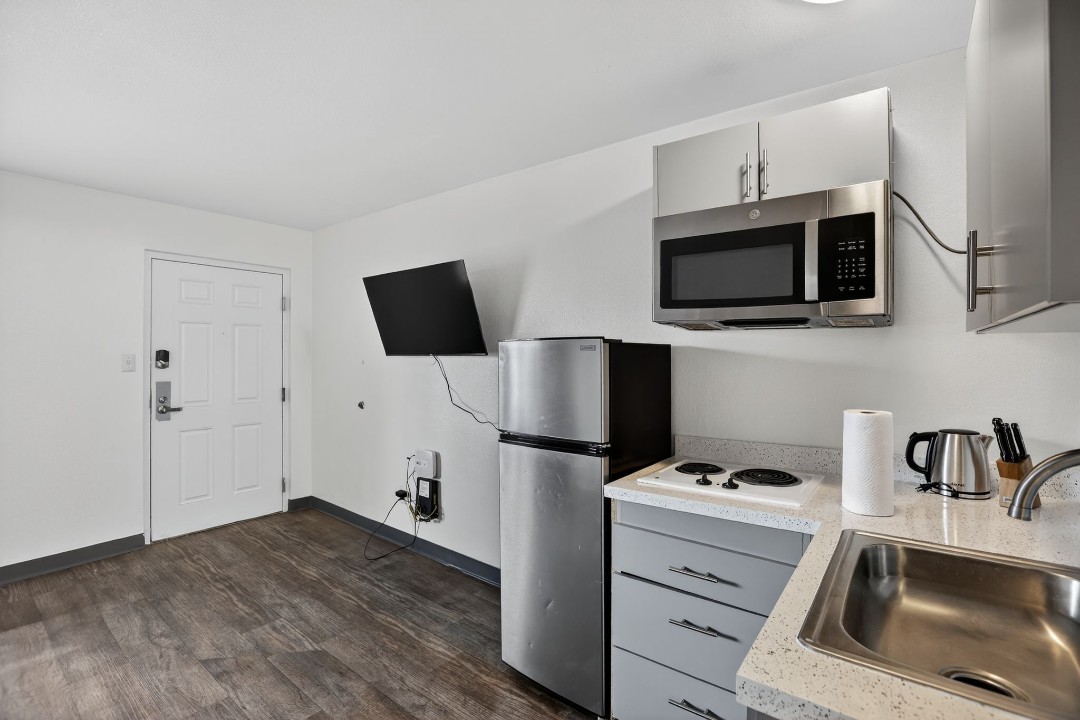 Spectra Paradise Studios · Unit 604