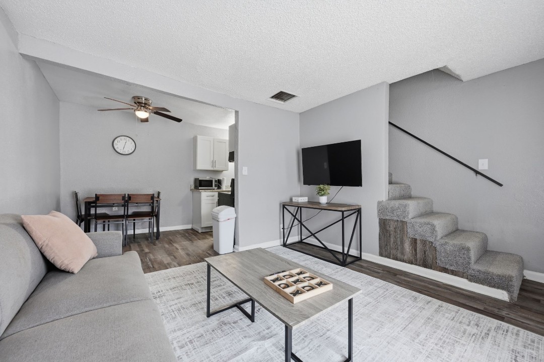 Pioneer Creek 606-01 · Unit 1/1
