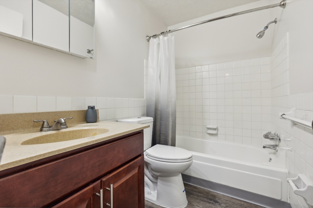 Midtown Towers 3217, · Unit 1/1