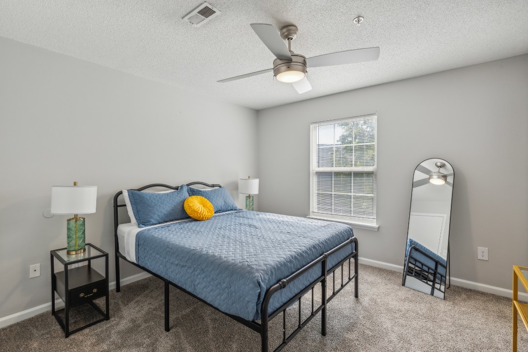 Carlson Bay, 3508-301, · Unit 2/2