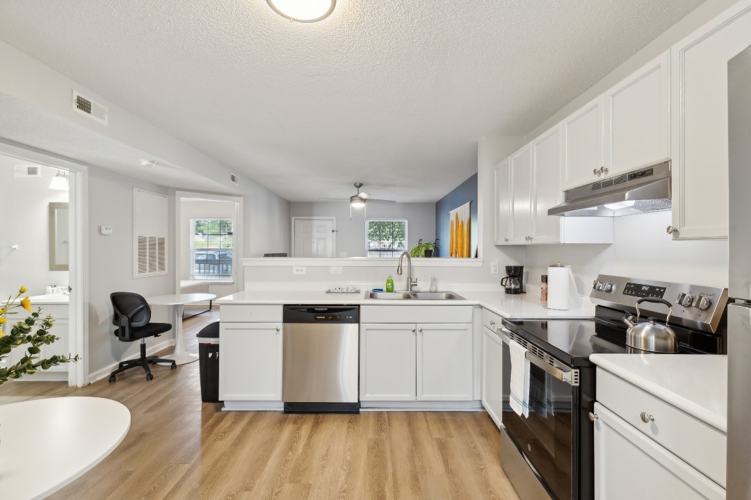 Carlson Bay, 3504-103, · Unit 2/2
