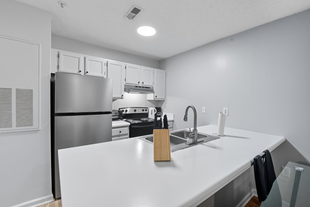 Meadowbrook 250-205 1bd/1bd