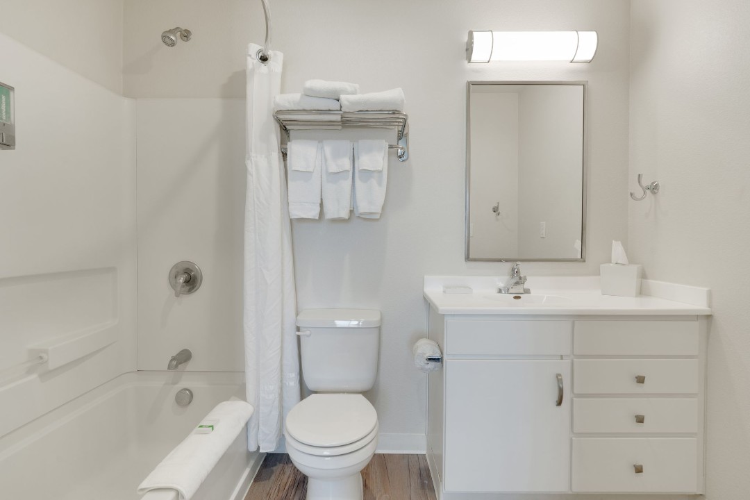 Simplicity At the Rim · Unit 1304 2/2