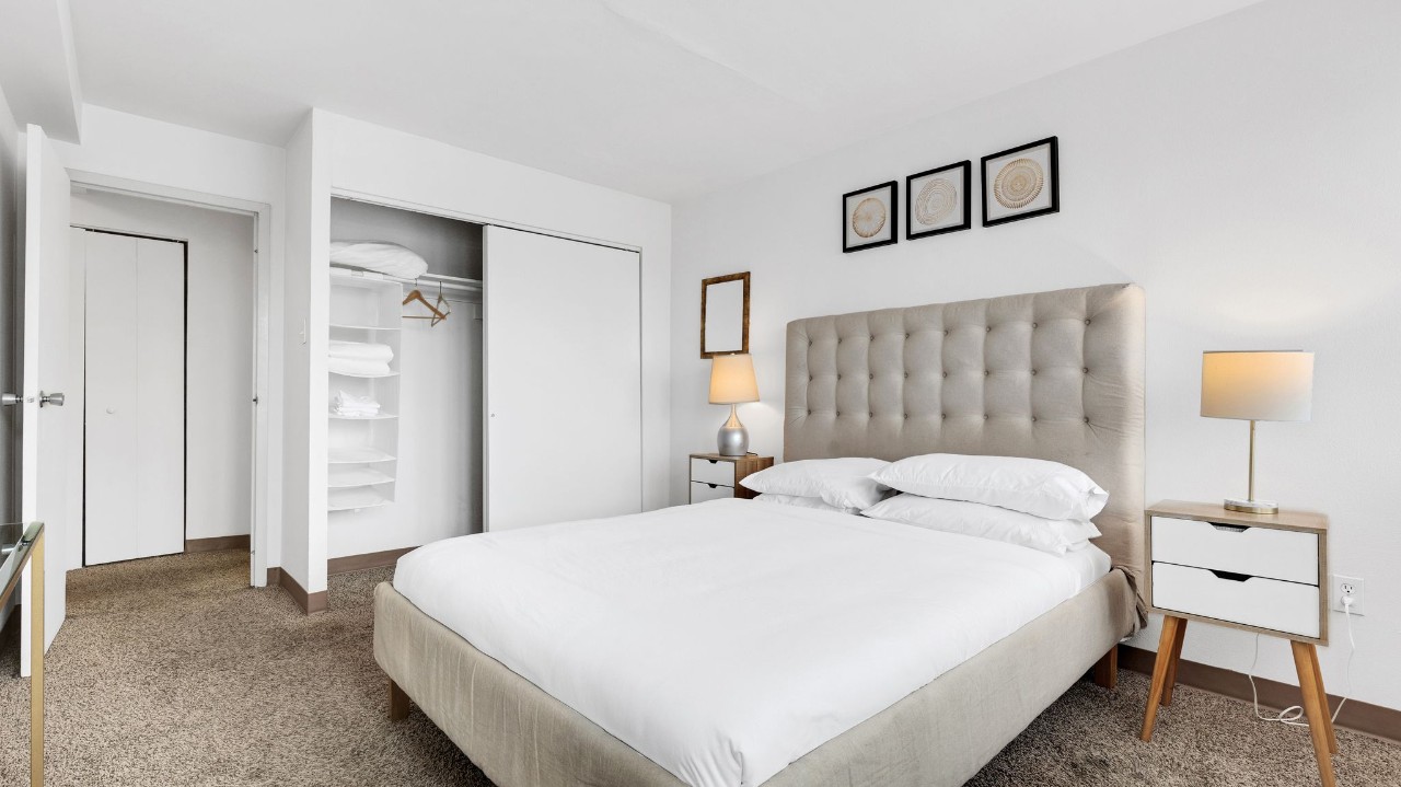 2 Bedrooms · Signature layout