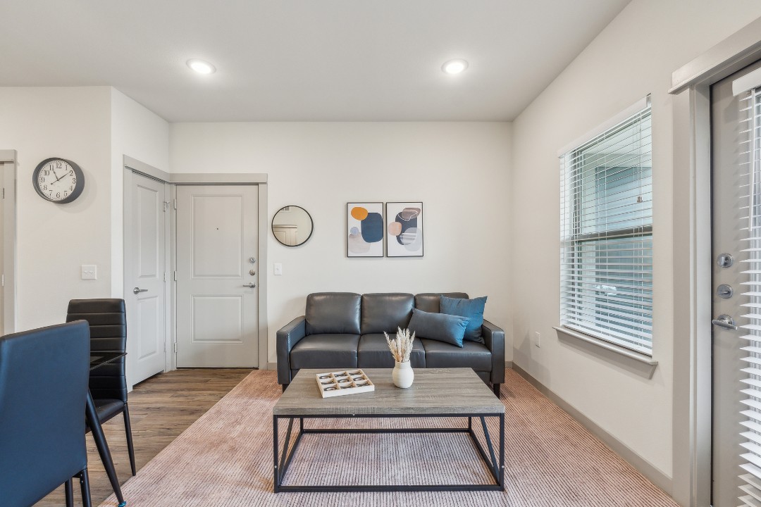 Chisholm Trace · Unit 1235 1/1
