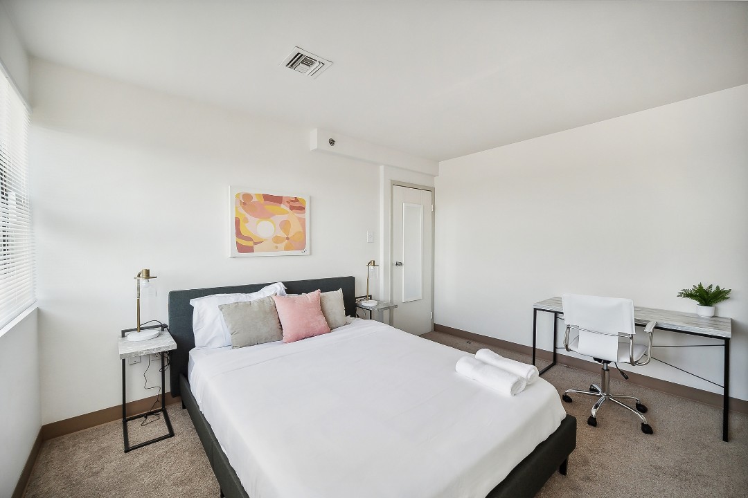 Pa Place 1802, 2br