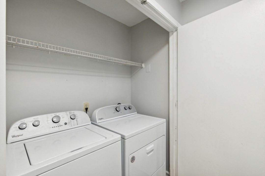 Carlson Bay, 3504-103, · Unit 2/2