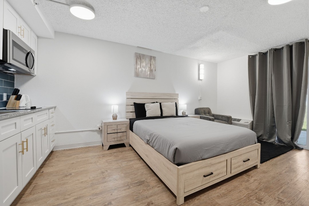 1 Bedroom · Signature layout