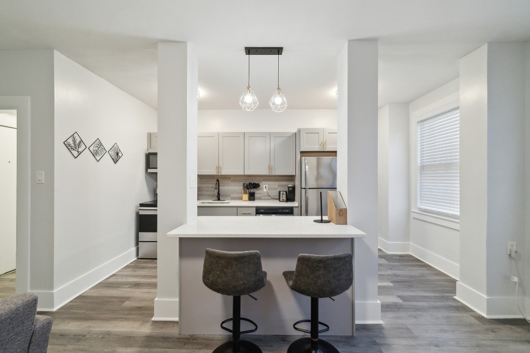Fairfax Apartments · Unit 425