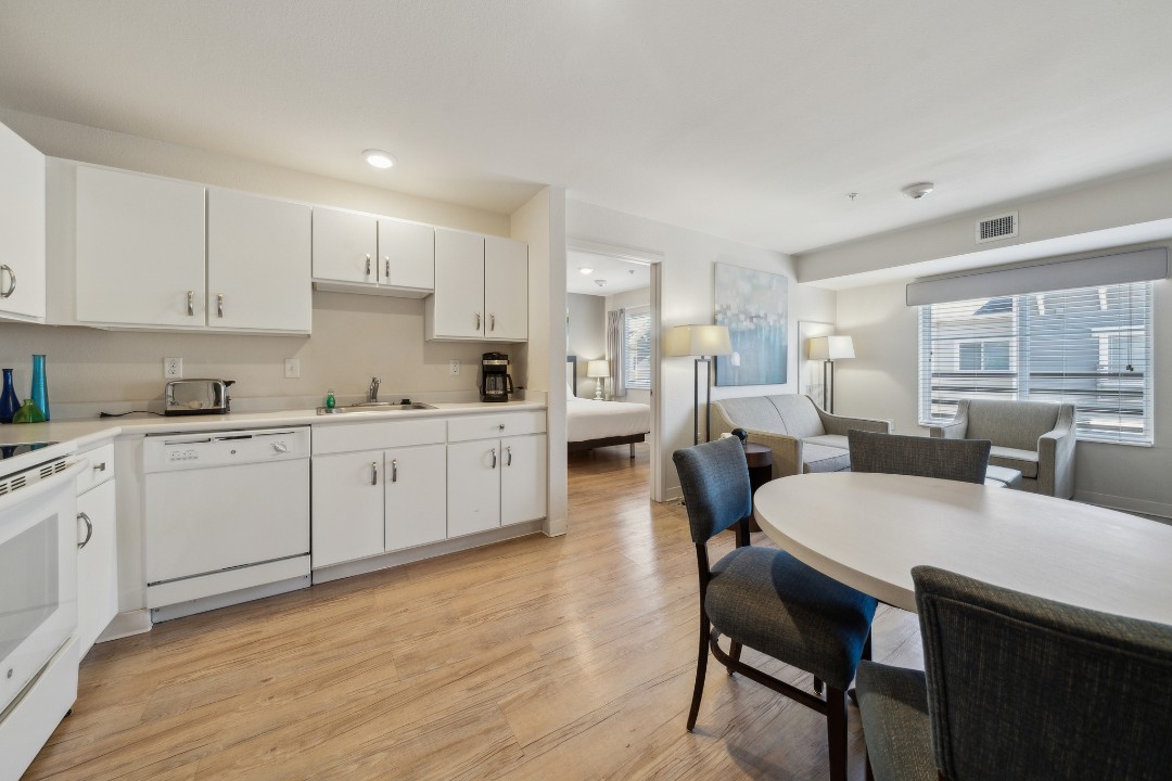 Simplicity At the Rim · Unit 1421 2/2