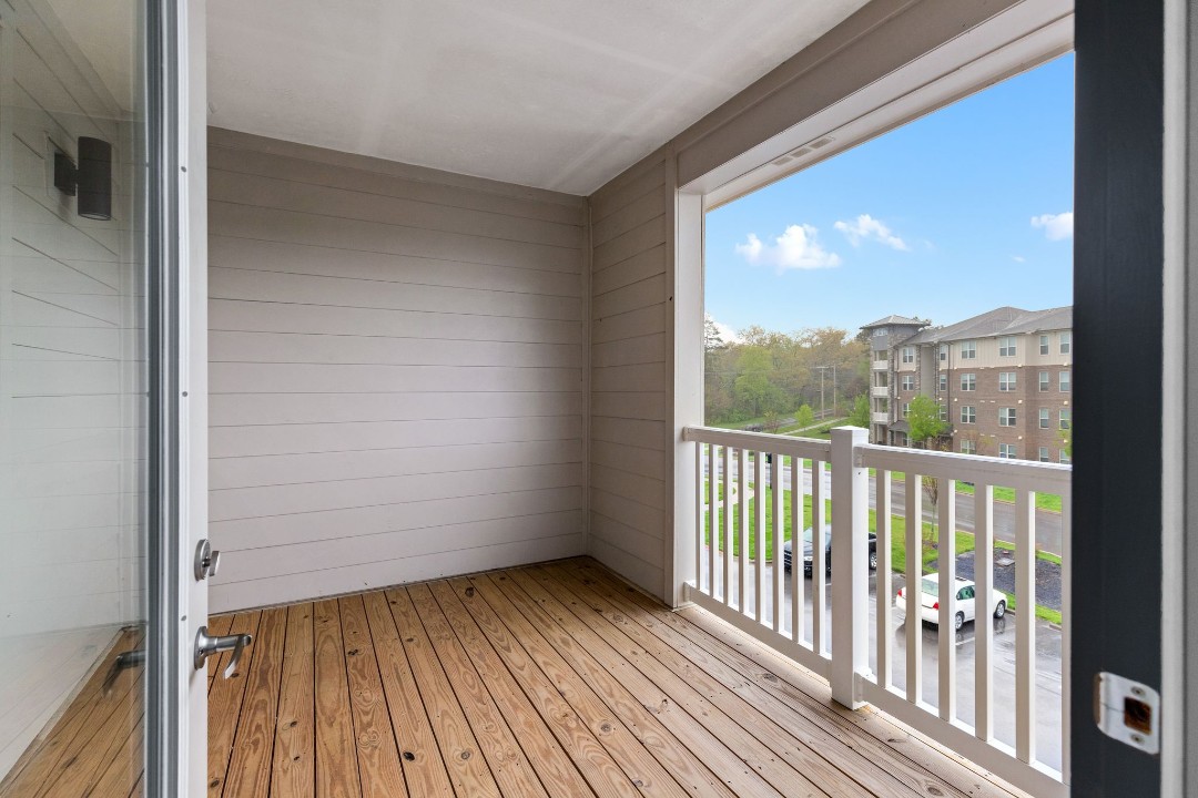 Overlook at Farragut 2302, · Unit 2/2