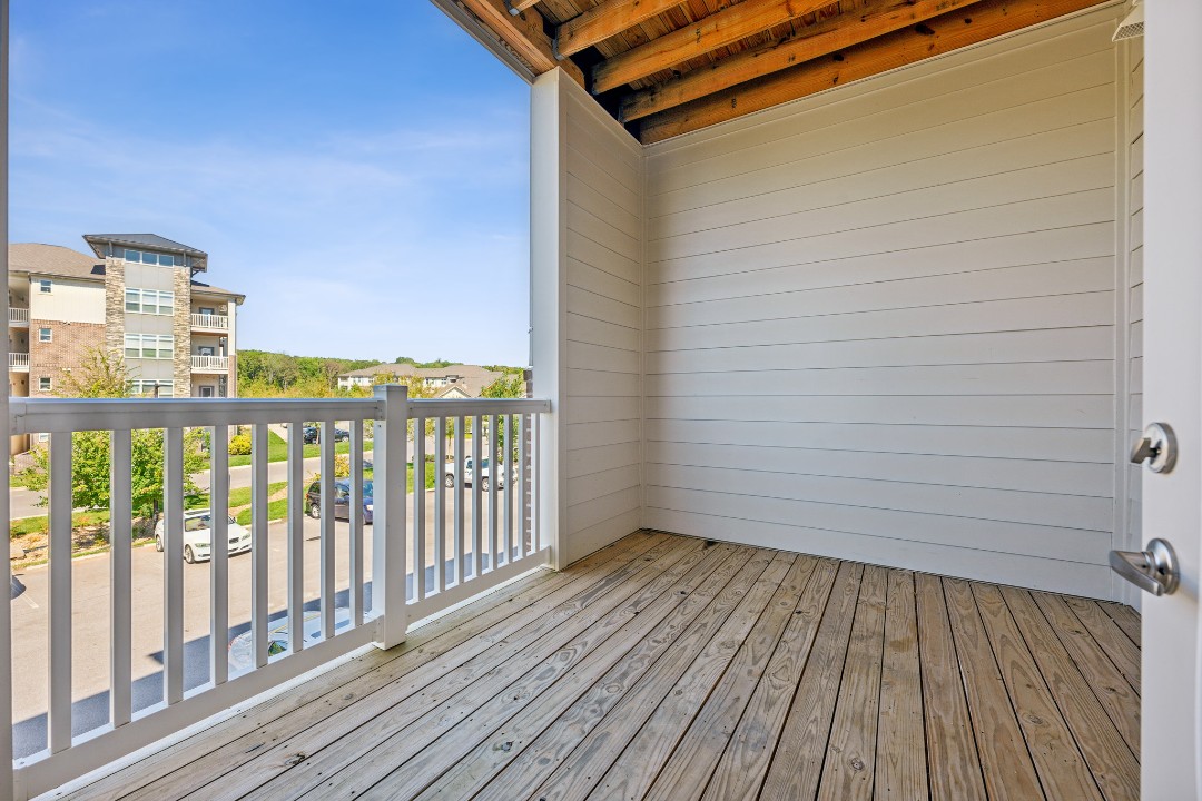Overlook at Farragut 2205, · Unit 2/2
