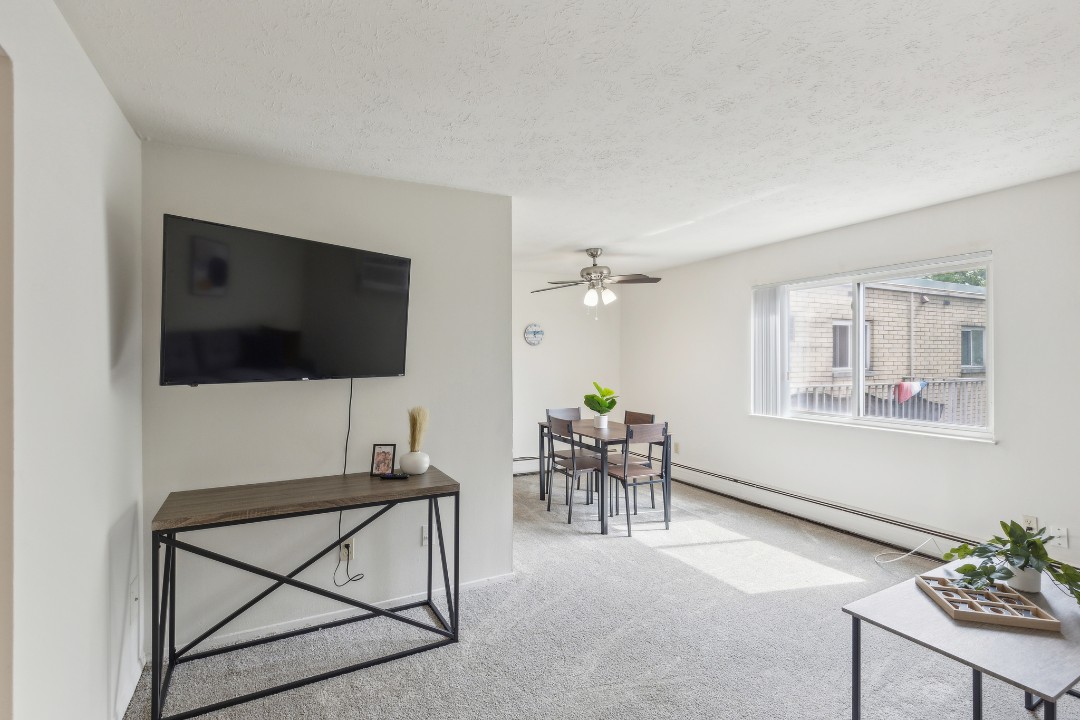 Midtown Towers 3605, · Unit 1/1