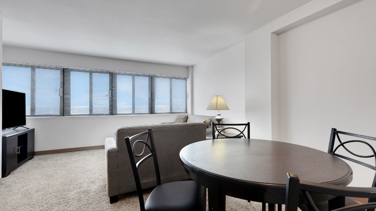Pa Place 1203, 1br