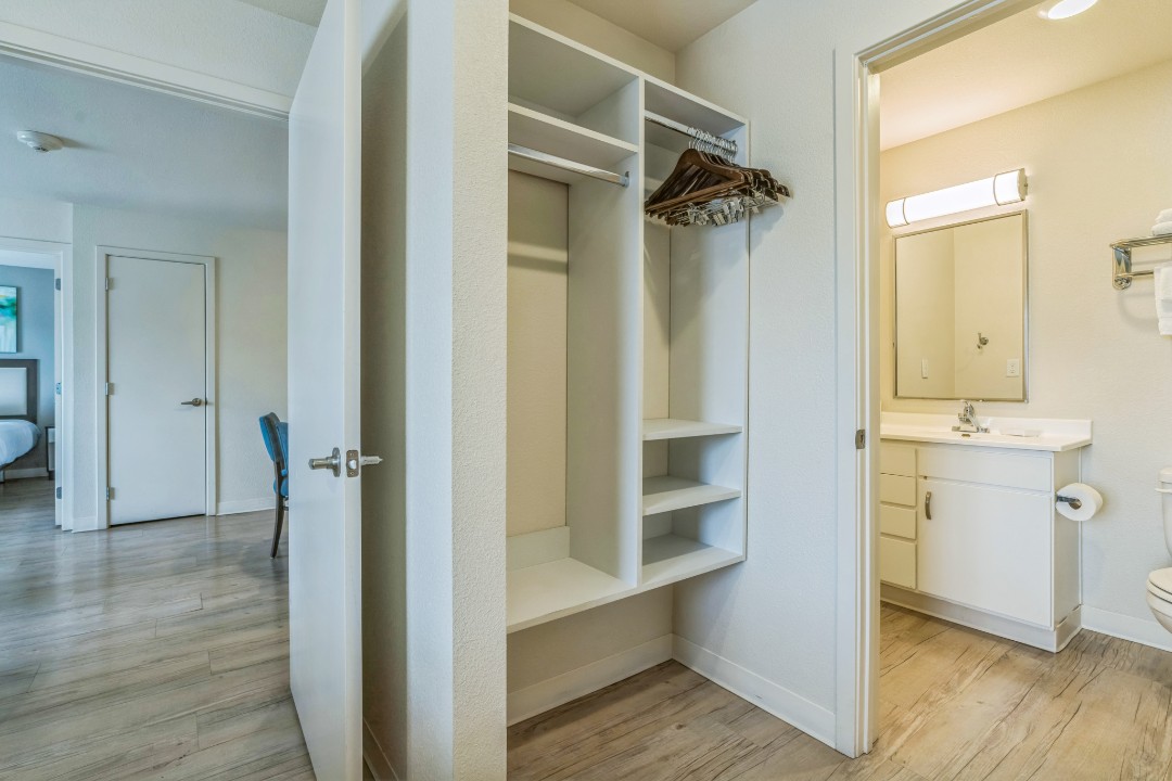 Simplicity At the Rim · Unit 1206  2/2