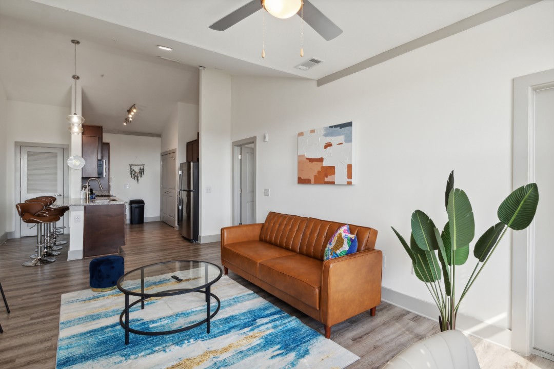 Overlook at Farragut 1306, · Unit 2/2