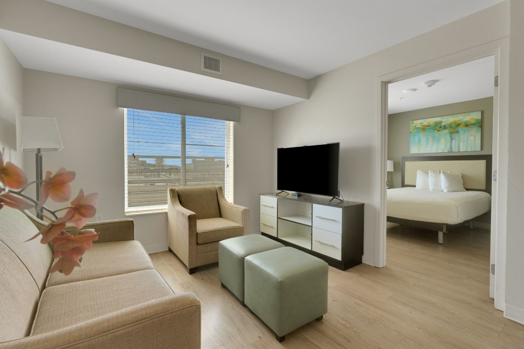 Simplicity At the Rim · Unit 1306  1306 2/2