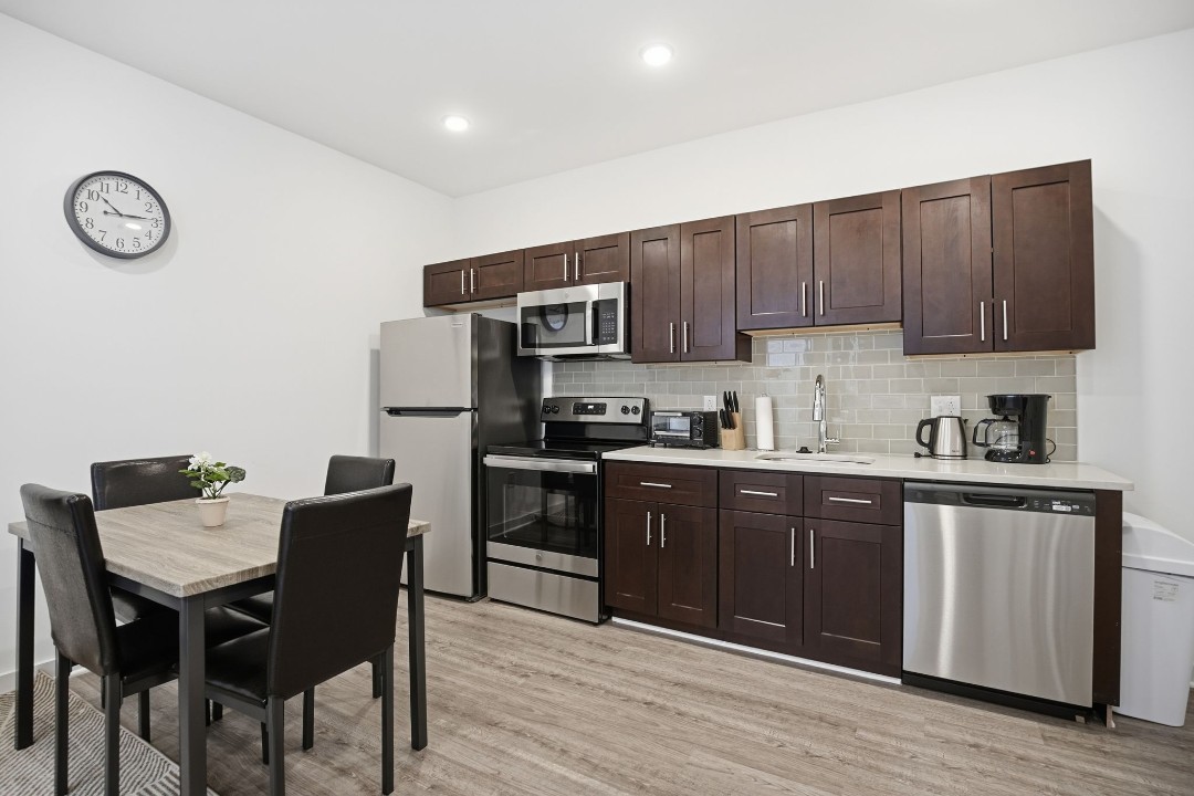 Fairmount Square 1528-3G · Unit 1/1