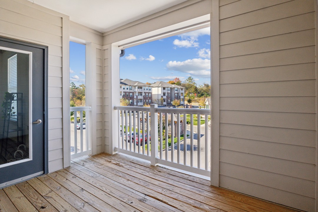 Overlook at Farragut 3305, · Unit 2/2
