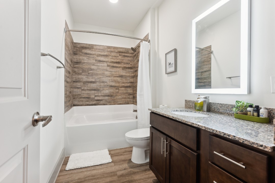 Overlook at Farragut 3111, 1BD/1BD
