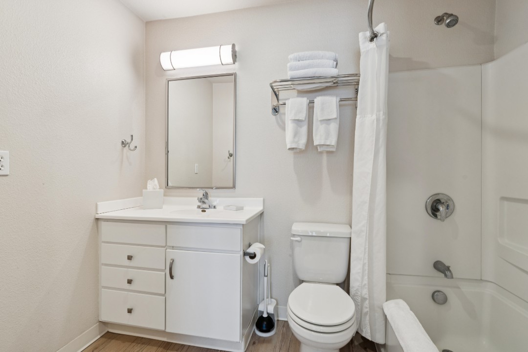 Simplicity At the Rim · Unit 1202  3/2