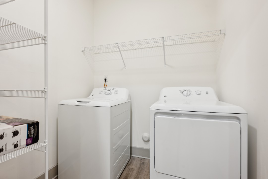 Overlook at Farragut 3001, 1BD/1BA