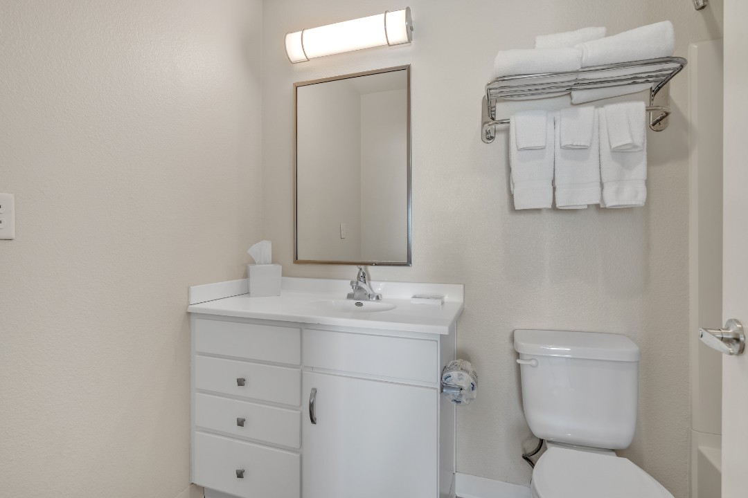 Simplicity At the Rim · Unit 1402 3/2