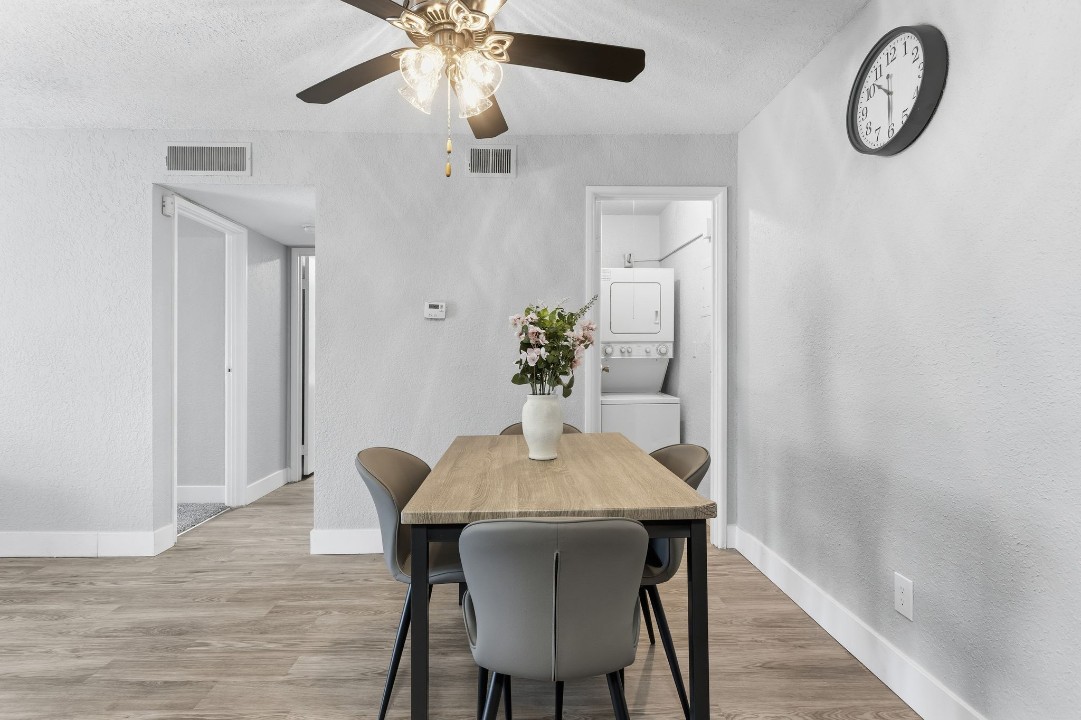 Hillcrest 8304E · Unit 1/1