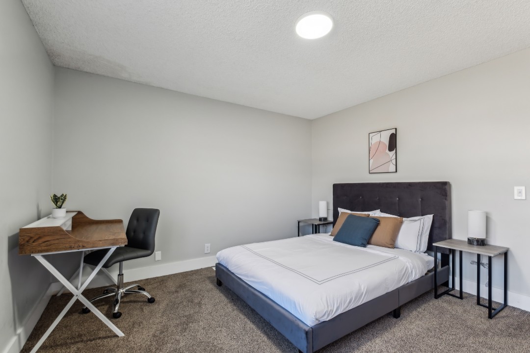 2 Bedrooms · Signature layout