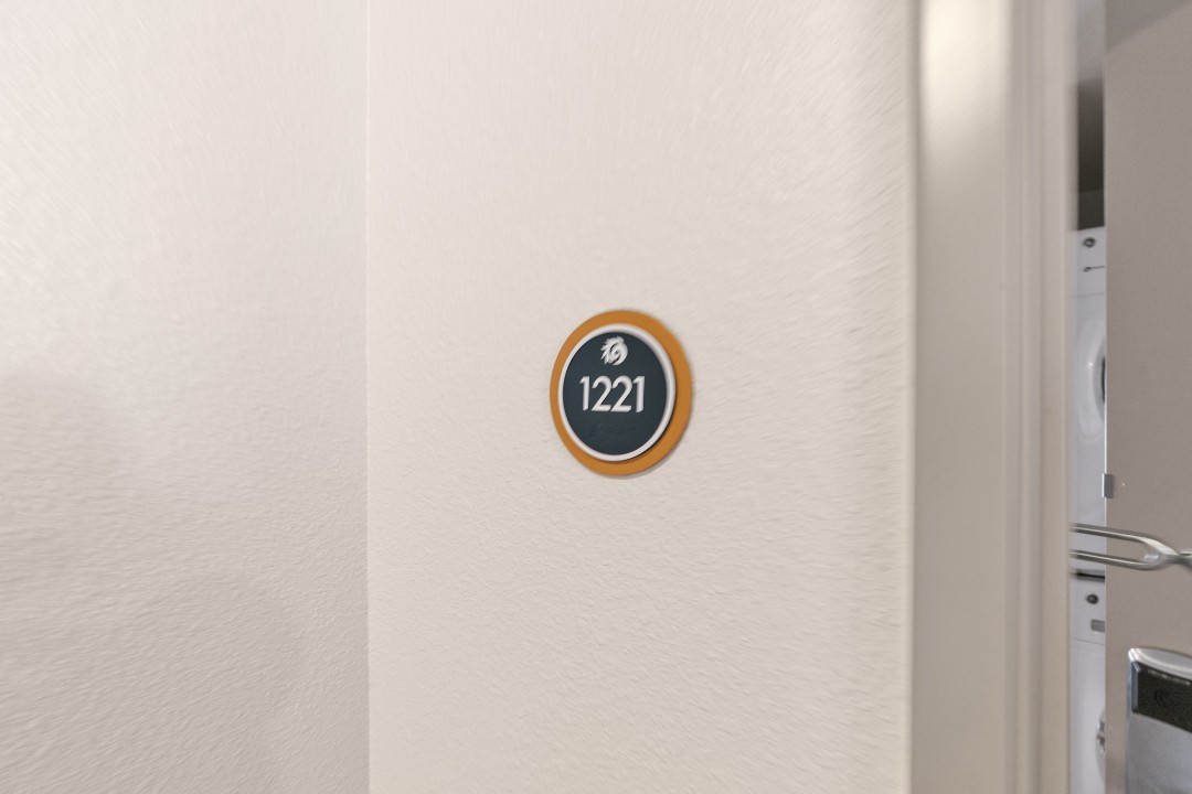 Simplicity At the Rim · Unit 1221  2/2
