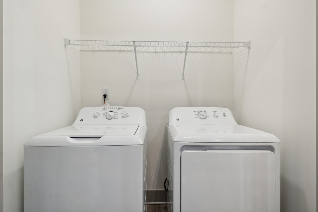 Overlook at Farragut 1306, · Unit 2/2