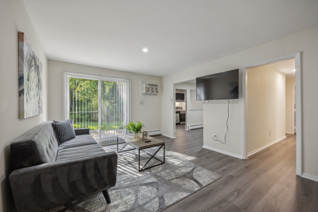 2 Bedrooms · Signature layout