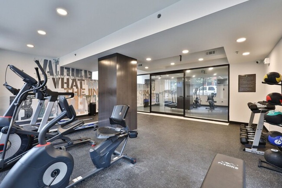 Fairfax Apartments · Unit 725 1/1