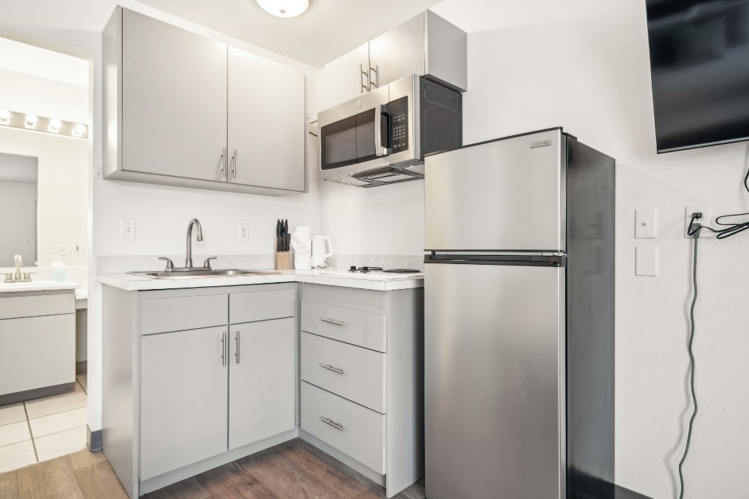 Spectra Paradise Studio · Unit 406