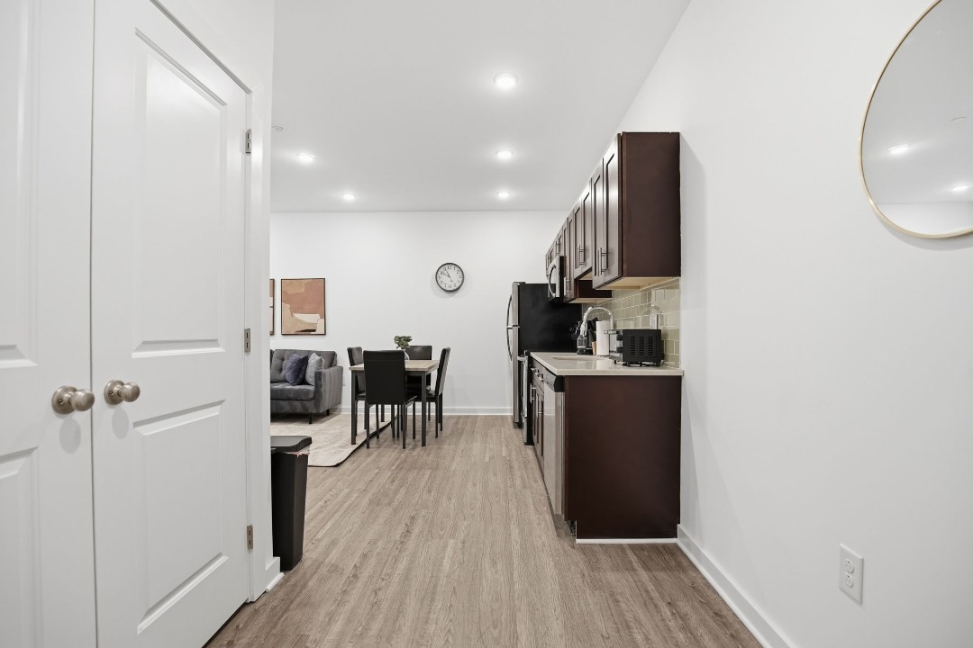 Fairmount Square 1528- 2G · Unit 1/1