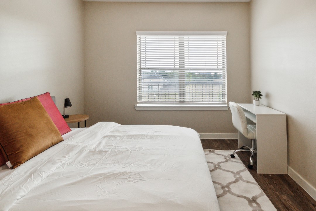 Smart Living Cypress Creek, · Unit 8302 2/2