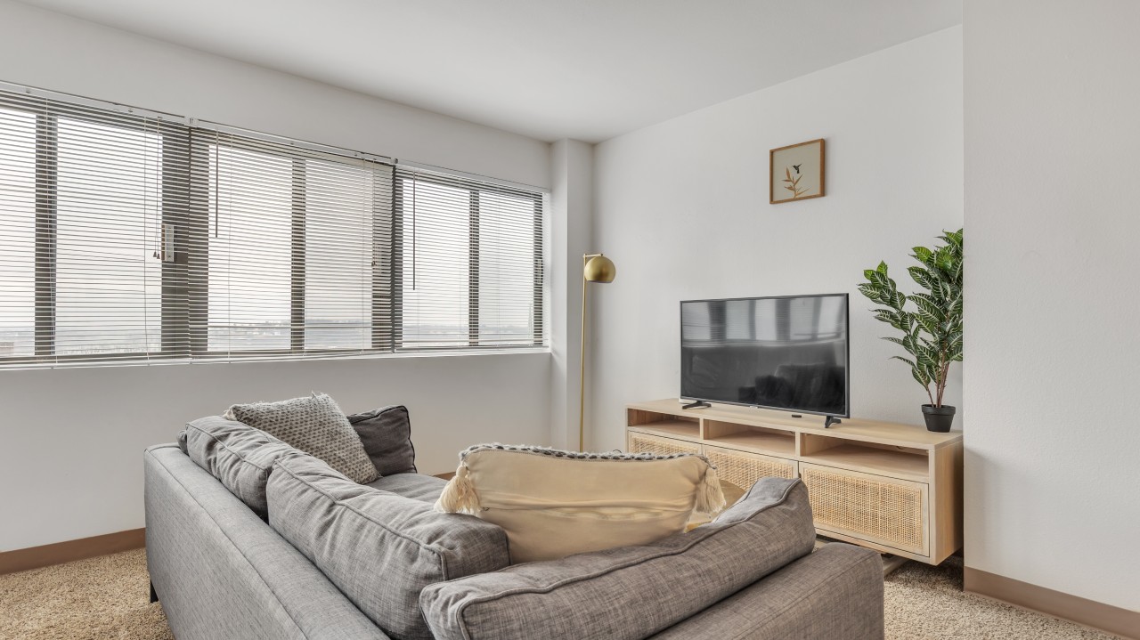 Pa Place 1606, 1br