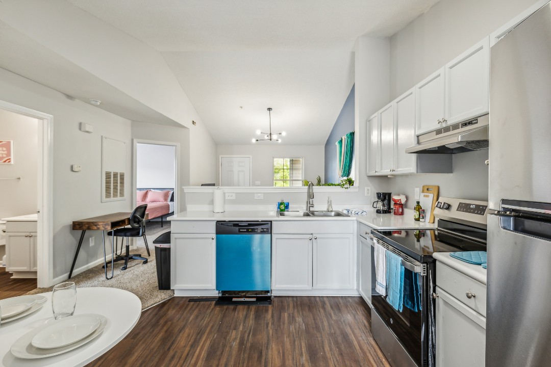 Carlson Bay, 3508-304, · Unit 2/2