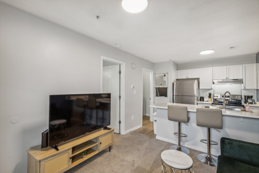 Carlson Bay, 969-304, · Unit 1/1