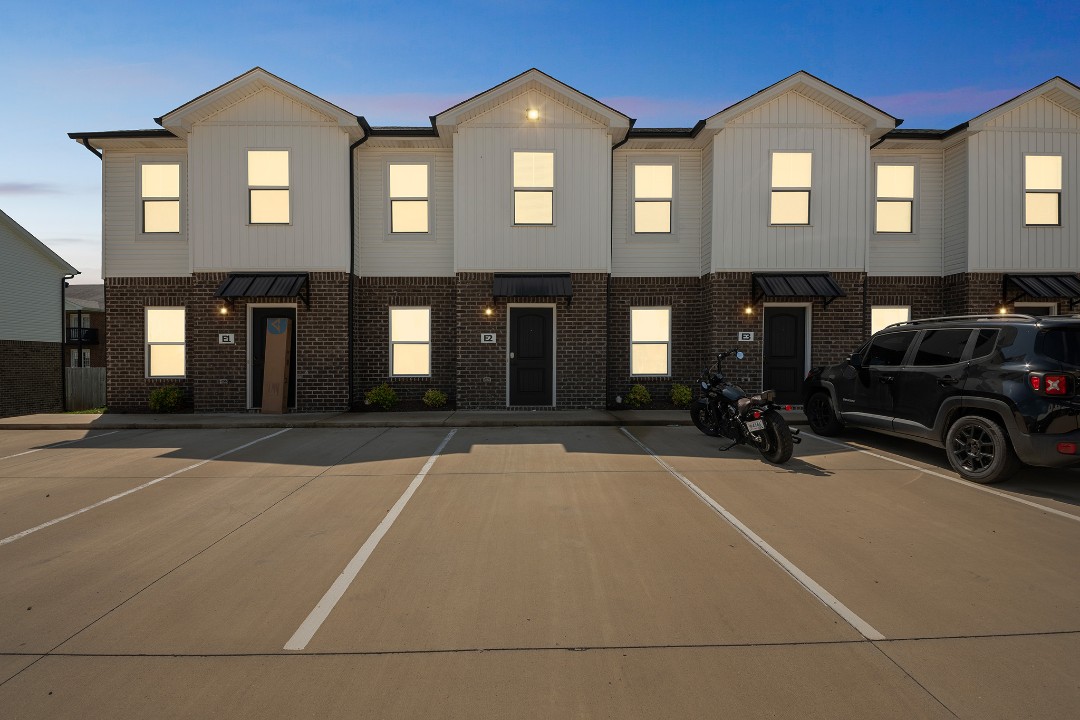 Arte Luxury townhomes E2 2/2.5