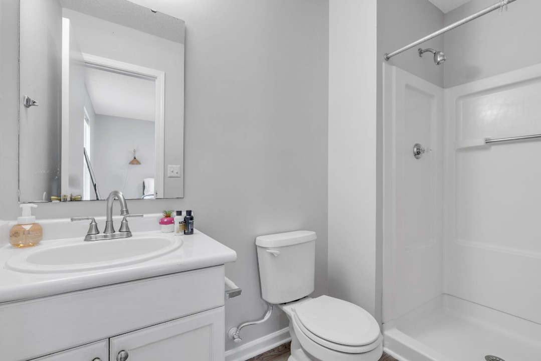 Carlson Bay, 974-301, · Unit 2/2