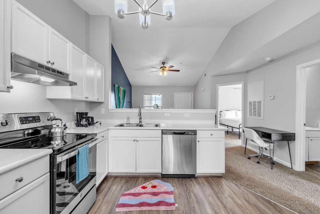 Carlson Bay, 974-301, · Unit 2/2